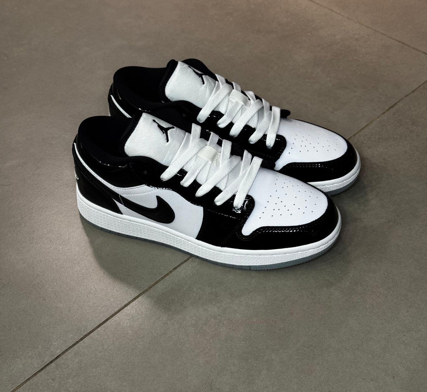 Air Jordan 1 Low SE Concord Tênis