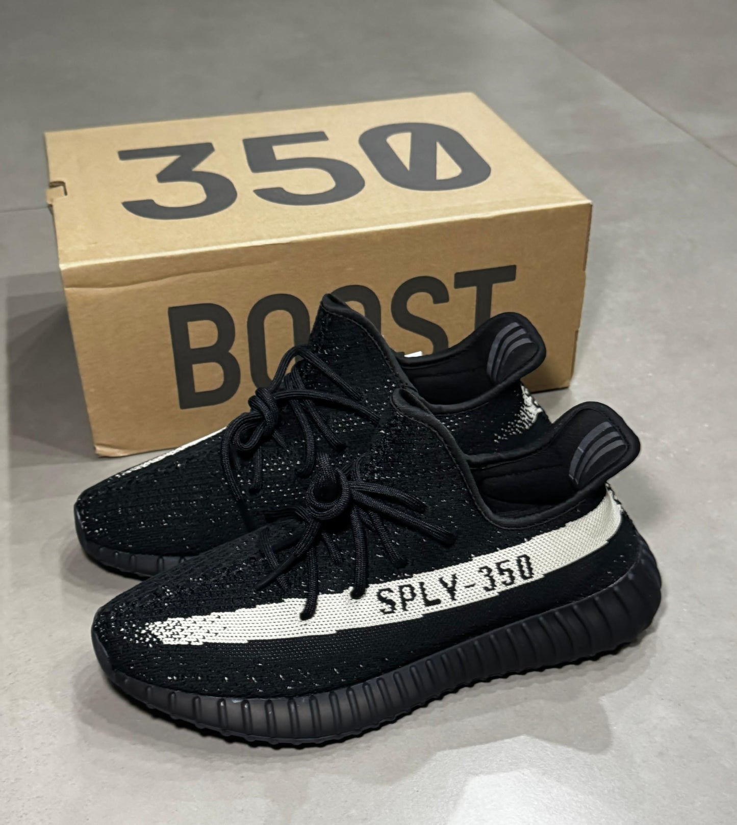 Yeezy Boost 350 V2 Oreo