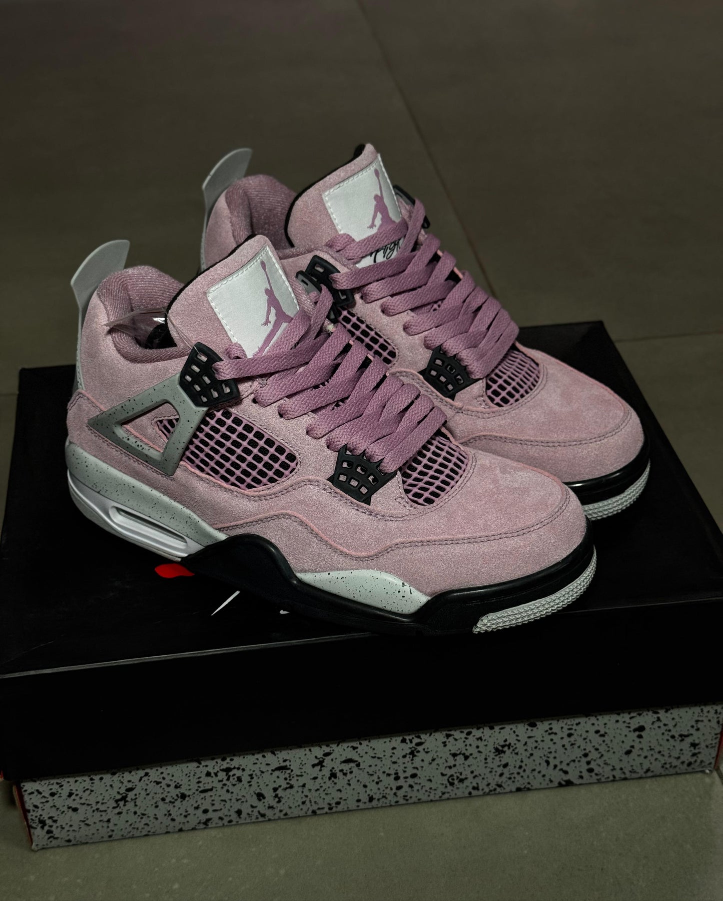 Air Jordan 4 Orchid Tênis