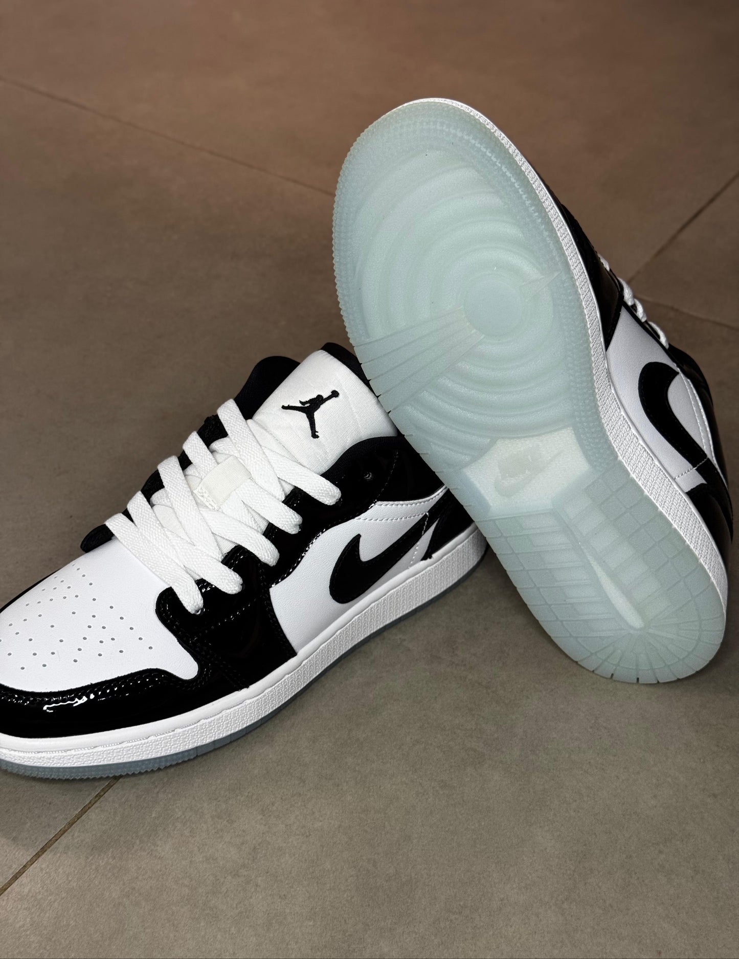 Air Jordan 1 Low SE Concord Tênis