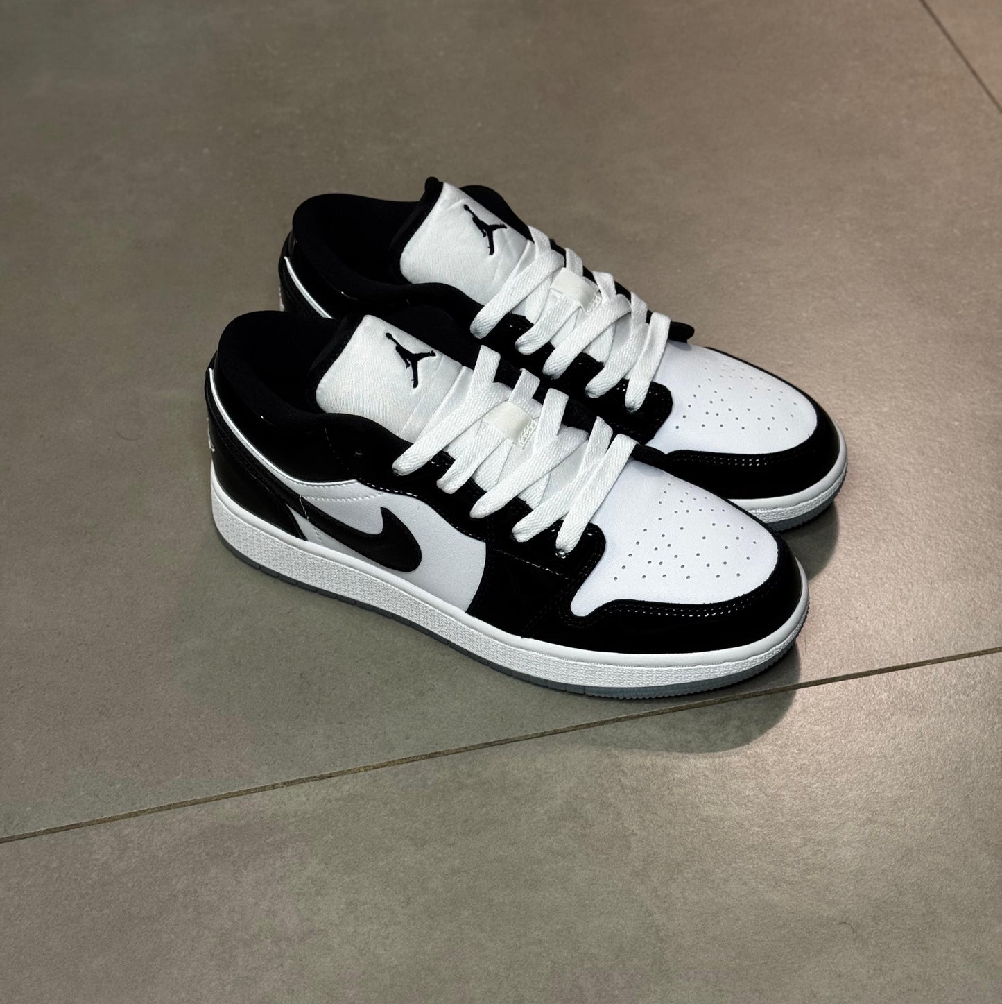 Air Jordan 1 Low SE Concord Tênis